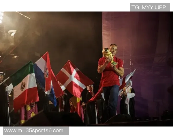 足球奖杯背后的故事与荣耀探秘：从历史到现代的传奇之旅