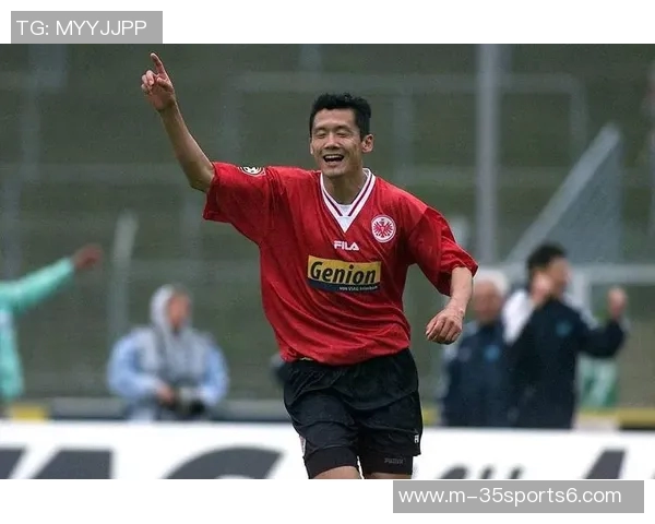 杨晨：从青涩少年到中国足球传奇的辉煌历程与影响